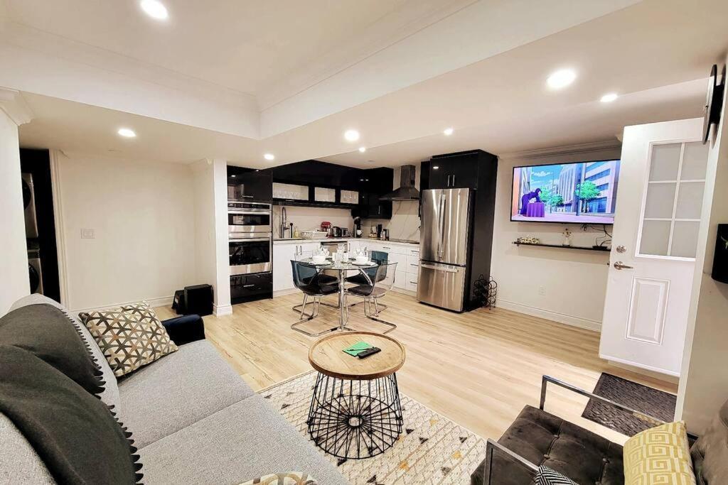 Ferienwohnung Modern Oasis In Richmond Hill, The Place For You! Exterior foto