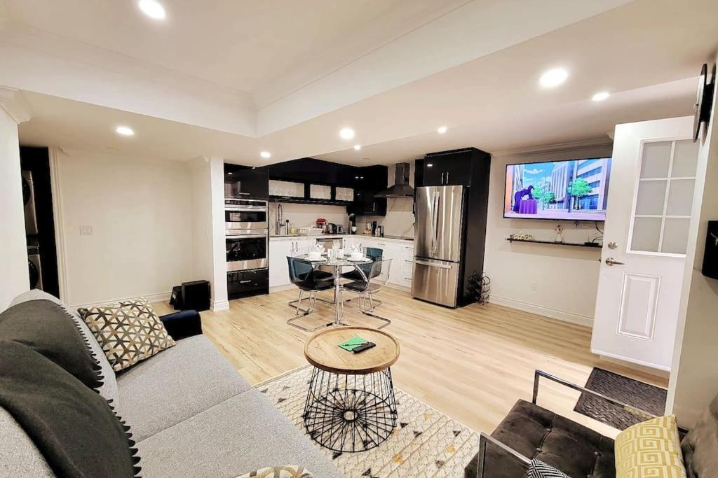 Ferienwohnung Modern Oasis In Richmond Hill, The Place For You! Exterior foto